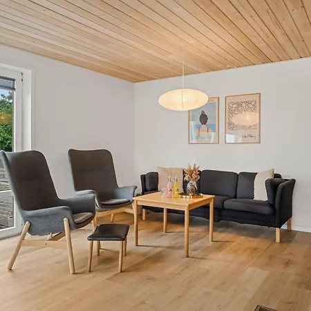 Vakantiehuis Modernized On With Water Views And Enclosed Terrace *