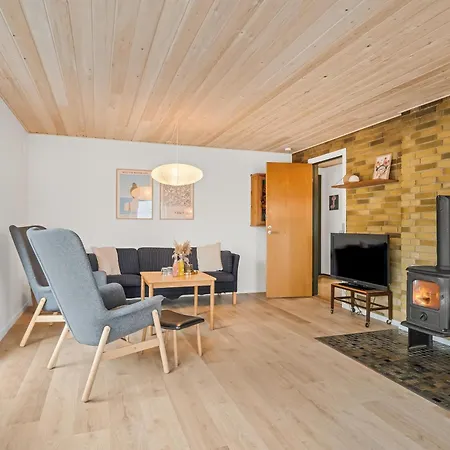 Modernized On With Water Views And Enclosed Terrace Fur