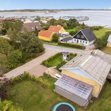 Modernized On With Water Views And Enclosed Terrace Vakantiehuis *