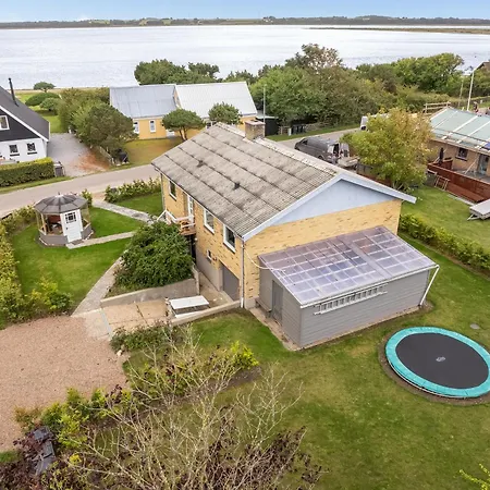 Vakantiehuis Modernized On With Water Views And Enclosed Terrace